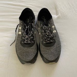 UNDER ARMOR RUNNING SHOES 8.5